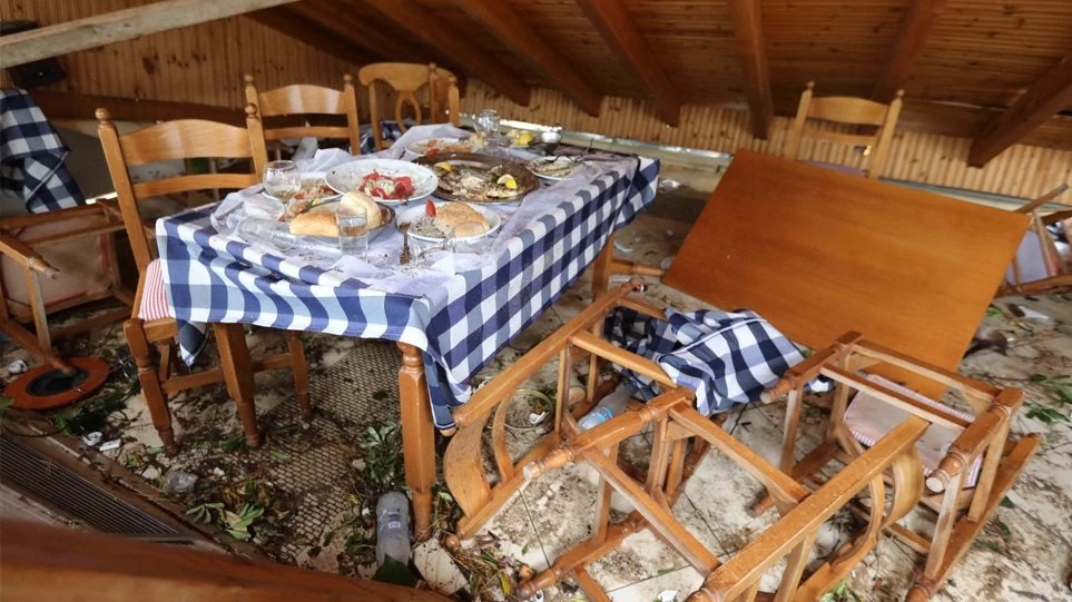 Μαρτυρίες που συγκλονίζουν από τη θεομηνία στη Χαλκιδική- Ο αέρας σήκωσε τον 8χρονο και τον πέταξε σε τζαμαρία! Νέες εικόνες και βίντεο